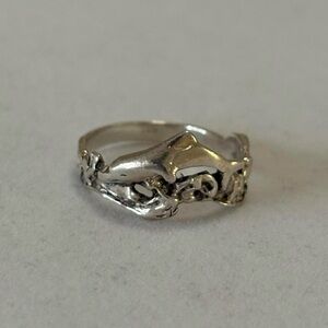Vintage 925 Sterling Silver Dolphin Engraved Design Band Ring Size 7.5